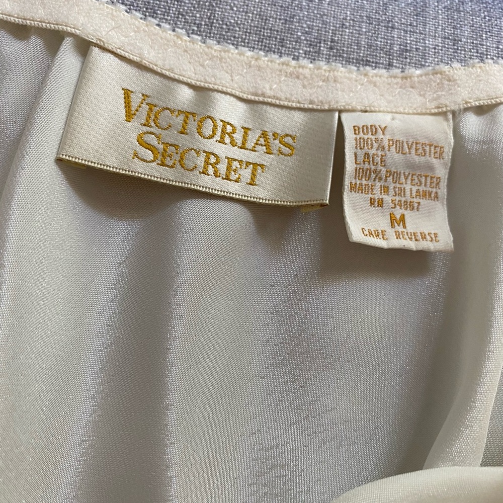 Victoria’s Secret Gold Label Vintage Camisole and Tap Pants size M - Picture 11 of 11